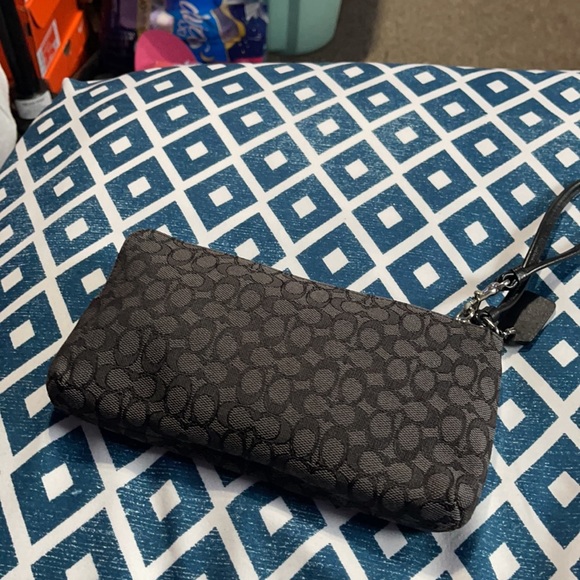 Used once monogram double zip coach wallet wristlet - Picture 3 of 12